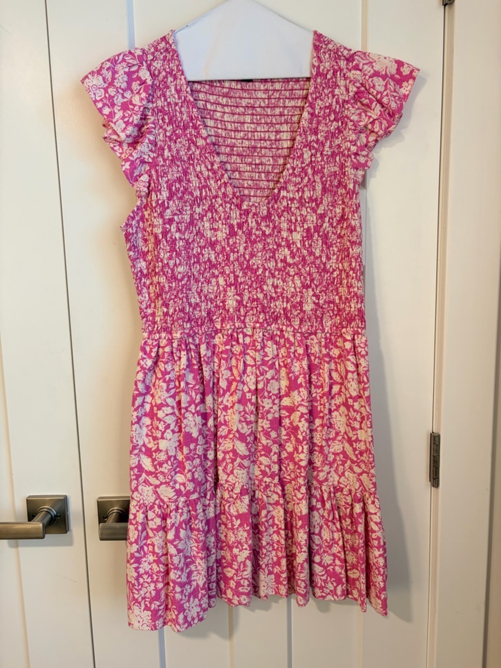 Universal Thread Pink & White Floral Smocked V-Neck Tiered Dress